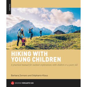 Kniha HIKING WITH YOUNG CHILDREN
